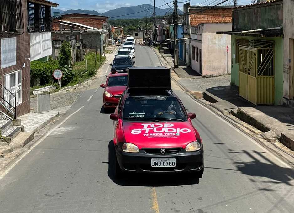 Camacã: Prefeito Paulo do Gás participa da apresentação do carro 0k da campanha Natal Premiado CDL

